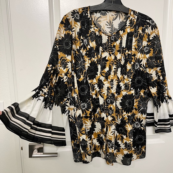 🌻HP🌻 Kobi Halperin Floral Blouse with Stunning Elegant Sleeves - Size M - Picture 2 of 6